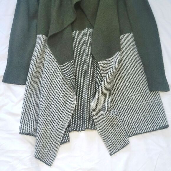 Motto Women's Cardigan - Picture 3 of 5